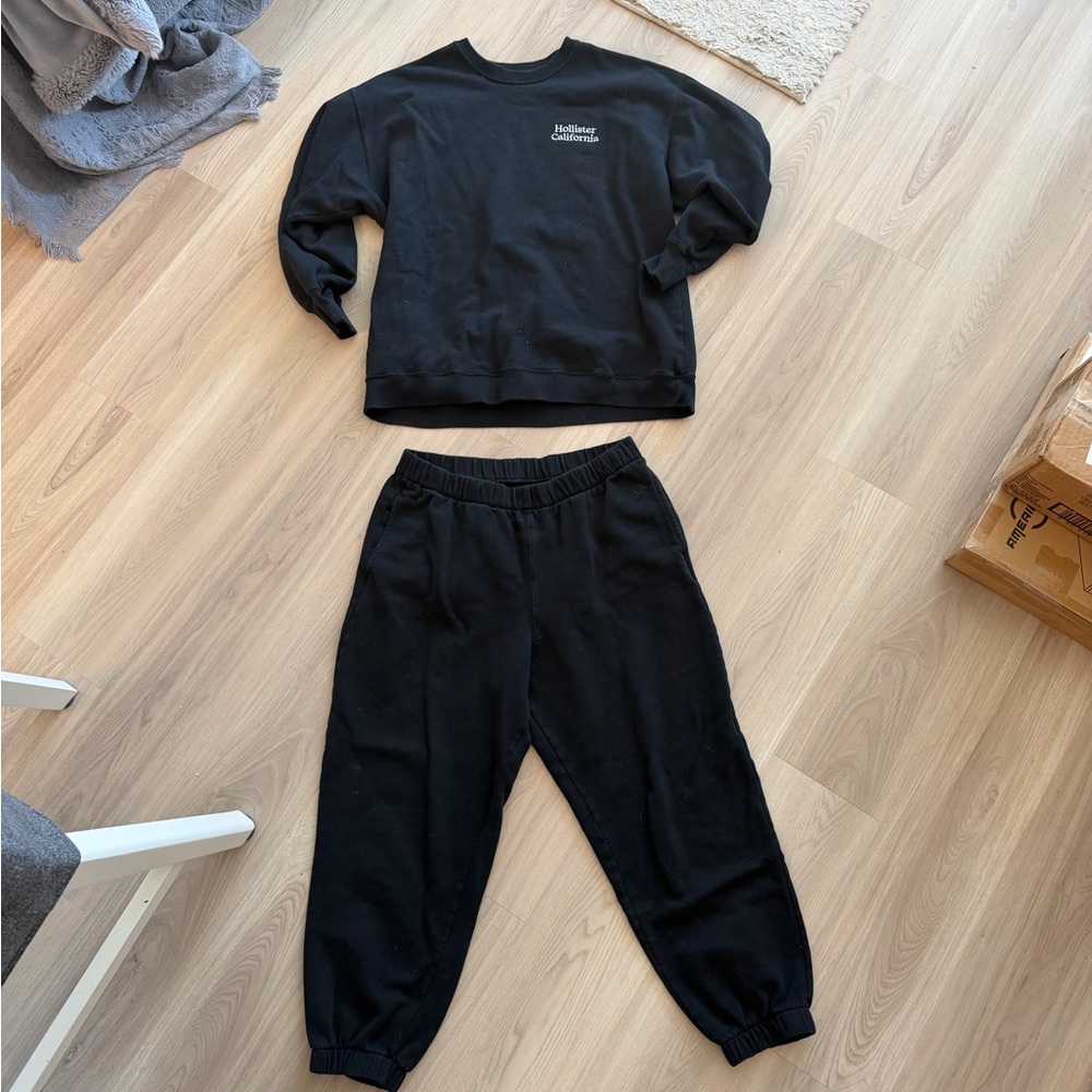 Hollister Black Crew Sweatshirt and Joggers Set